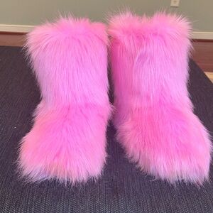 Pink Fuzzy Faux Fur Booties boots size 43 Barbie